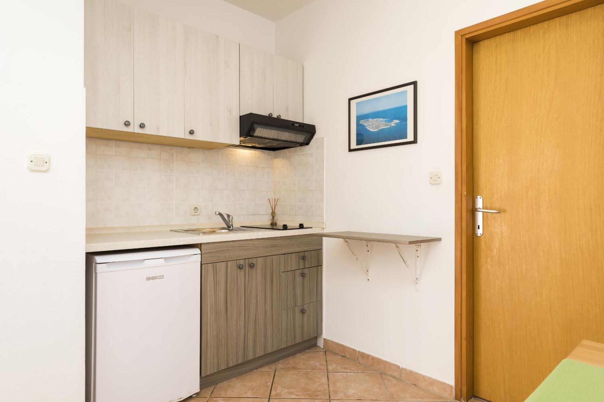 Apartments Laura Mali Lošinj Buitenkant foto